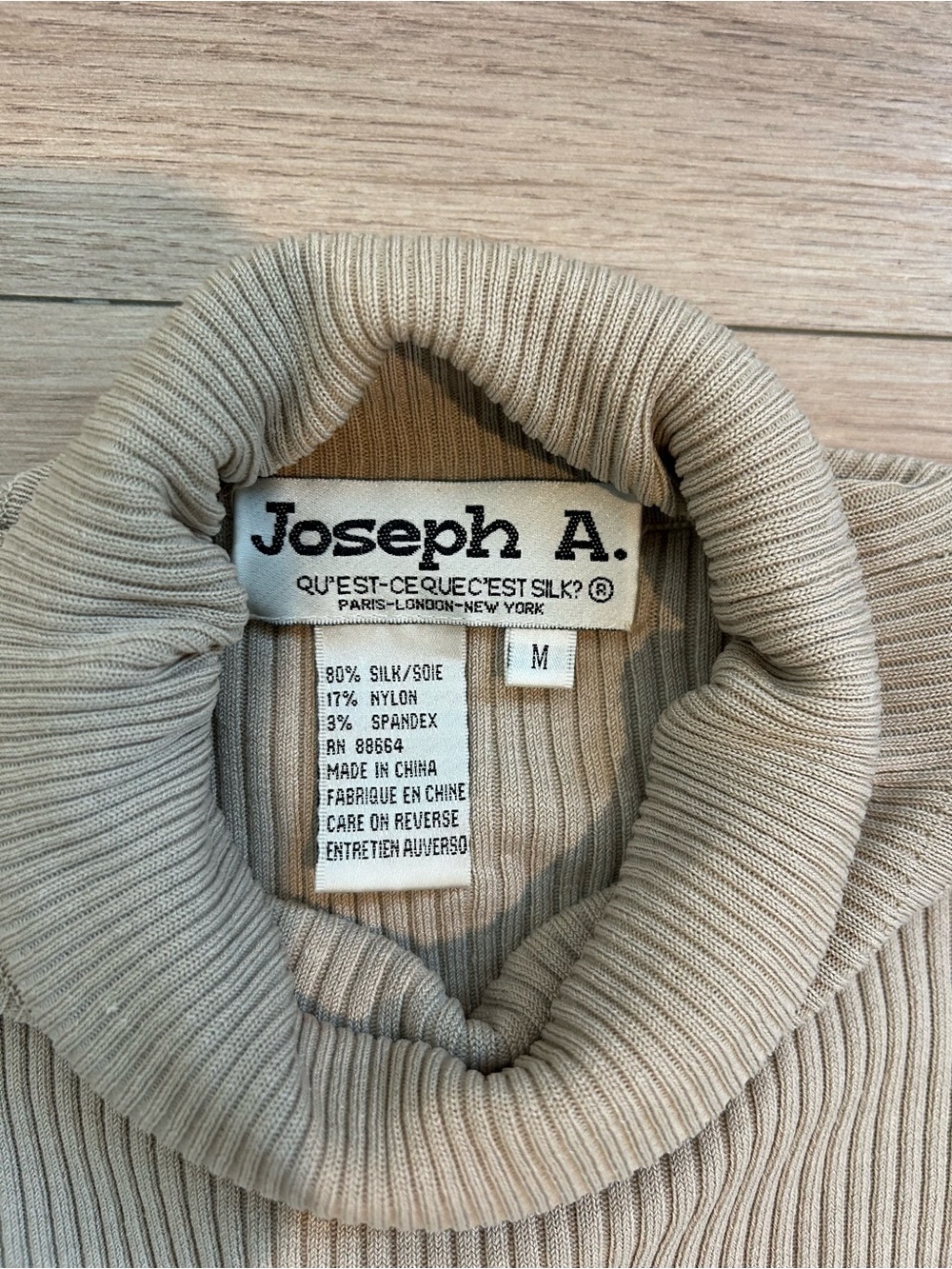 80% Silk Vintage Joseph A. "Qu'est-ce que c'est Silk?" Ribbed Turtleneck Sweater - Picture 3 of 3